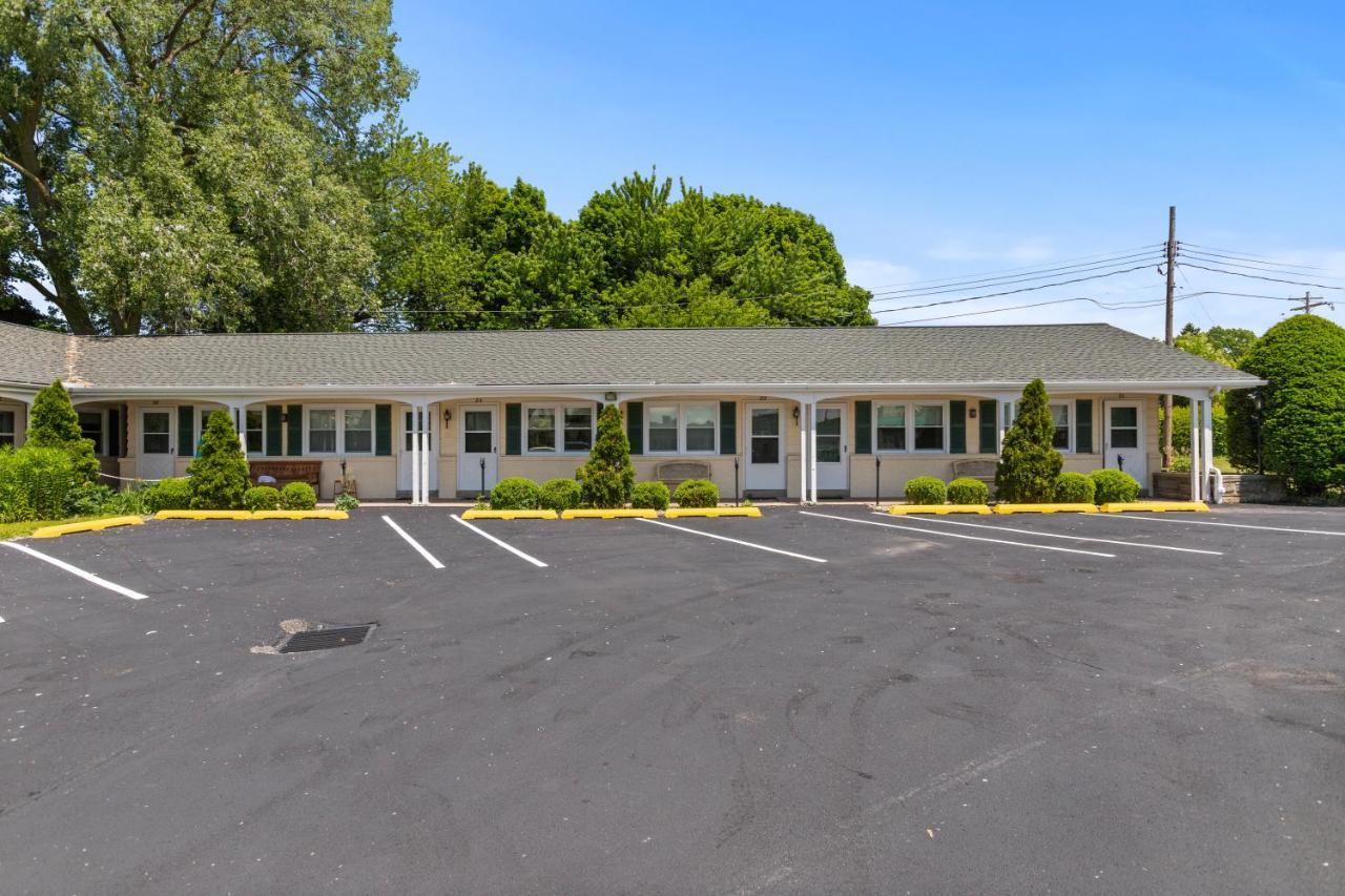 Glass House Inn Erie Near I-90 & I-79 Exterior photo